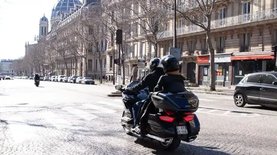 moto a paris
