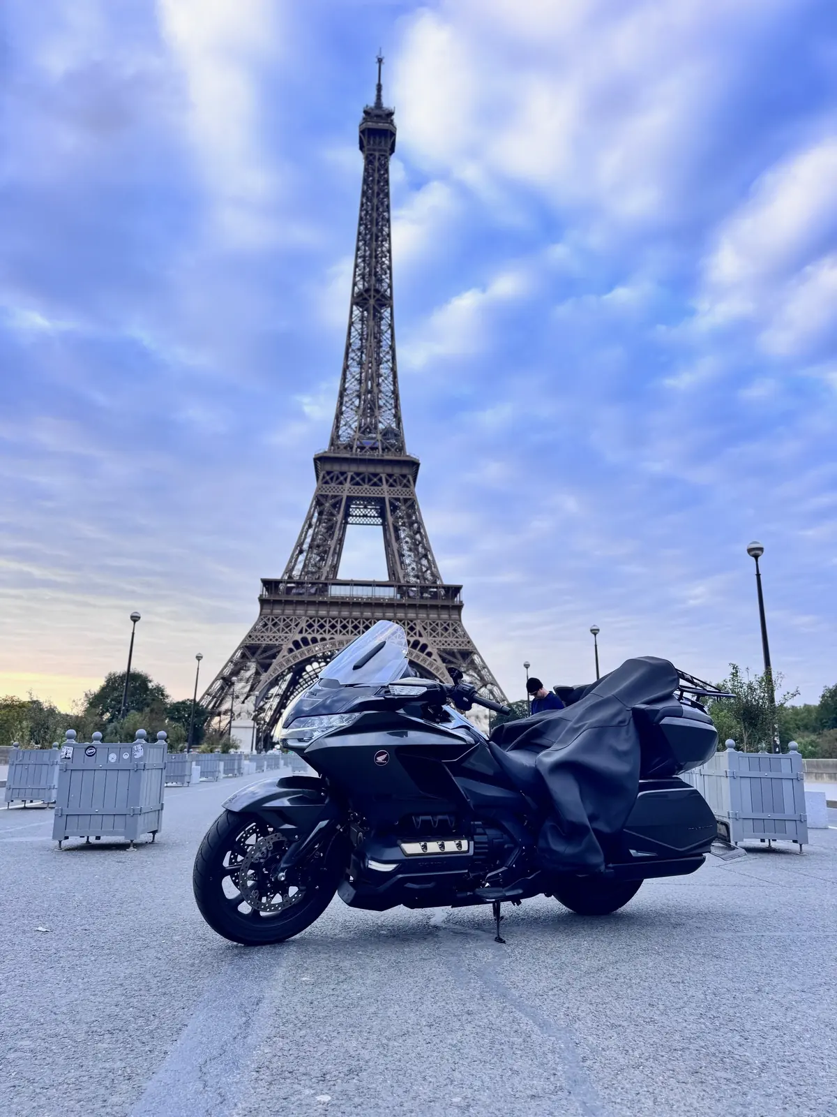 Taxi moto ACTIFcab à Paris 15ème — transfert vers la tour Eiffel et le Champ-de-Mars